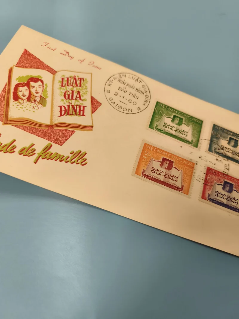 Ancienne enveloppe FDC Vietnam 1960 timbres Loi de la famille illustrée Saigon