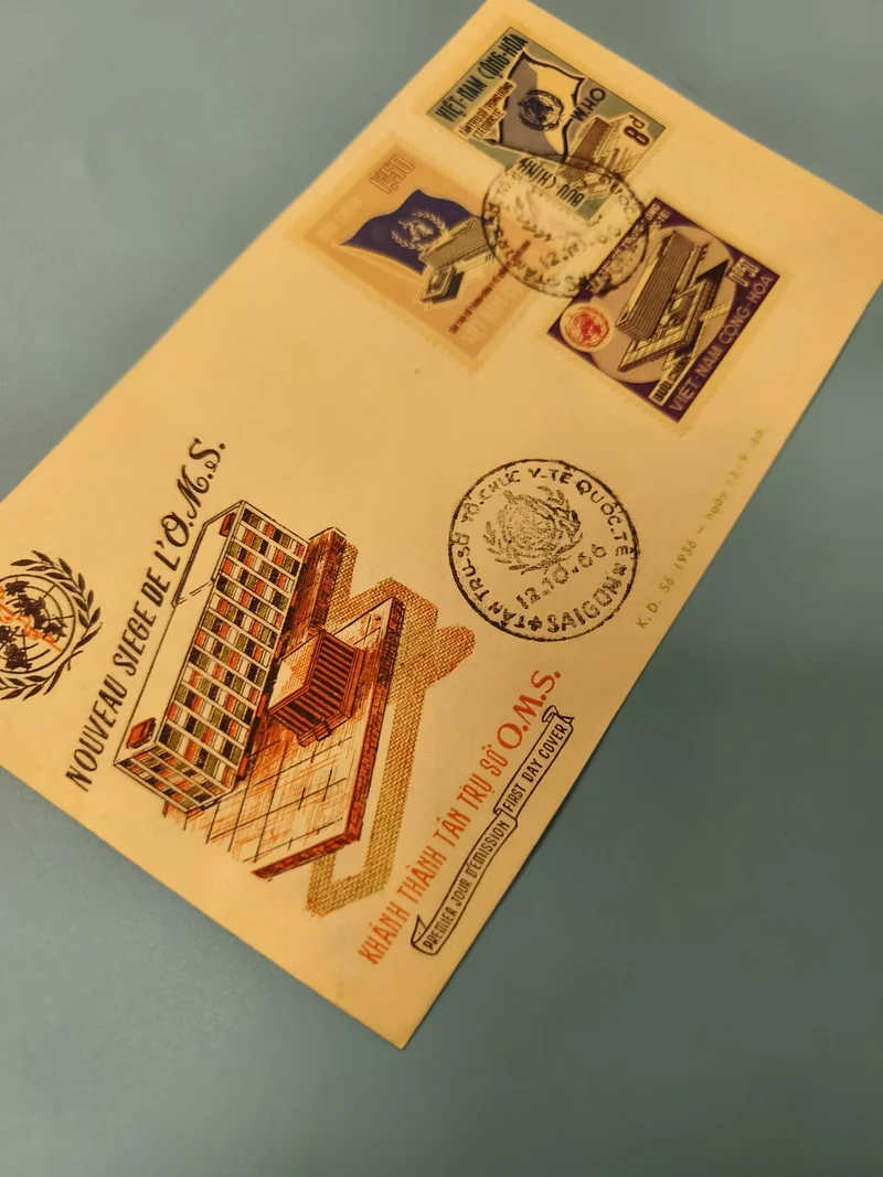 Ancienne enveloppe FDC Vietnam timbres OMS bâtiment illustré collection