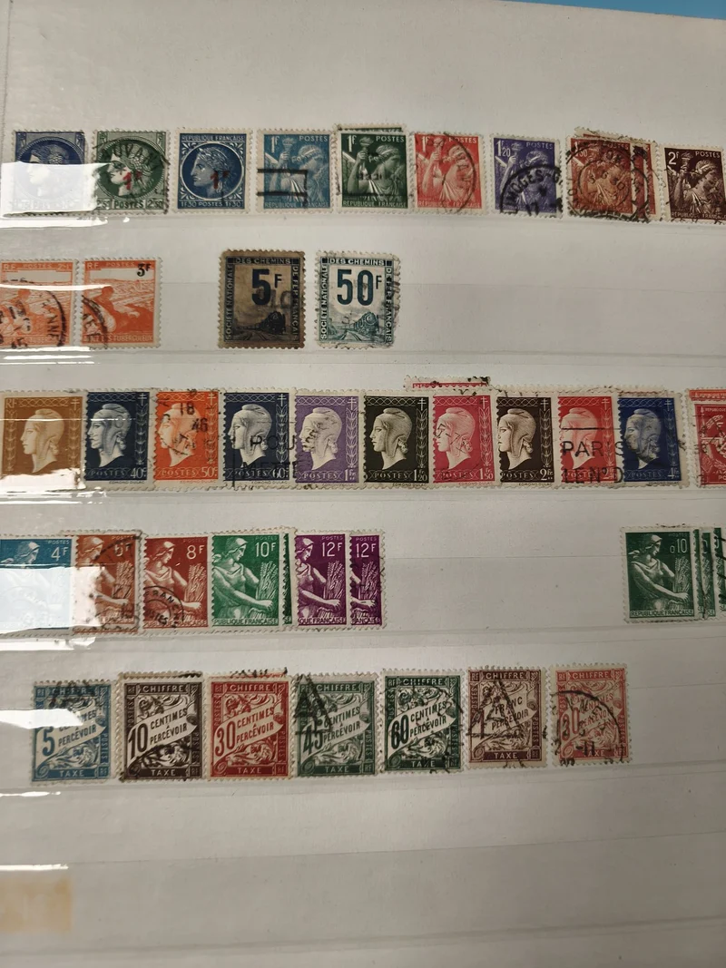 Lot anciens timbres oblitérés France philatélie, couleurs variées, collection