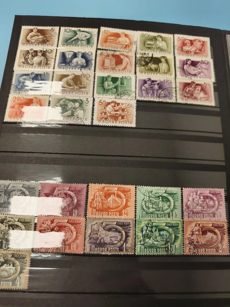 Lot anciens timbres oblitérés Hongrie Magyar Posta multicolores philatélie