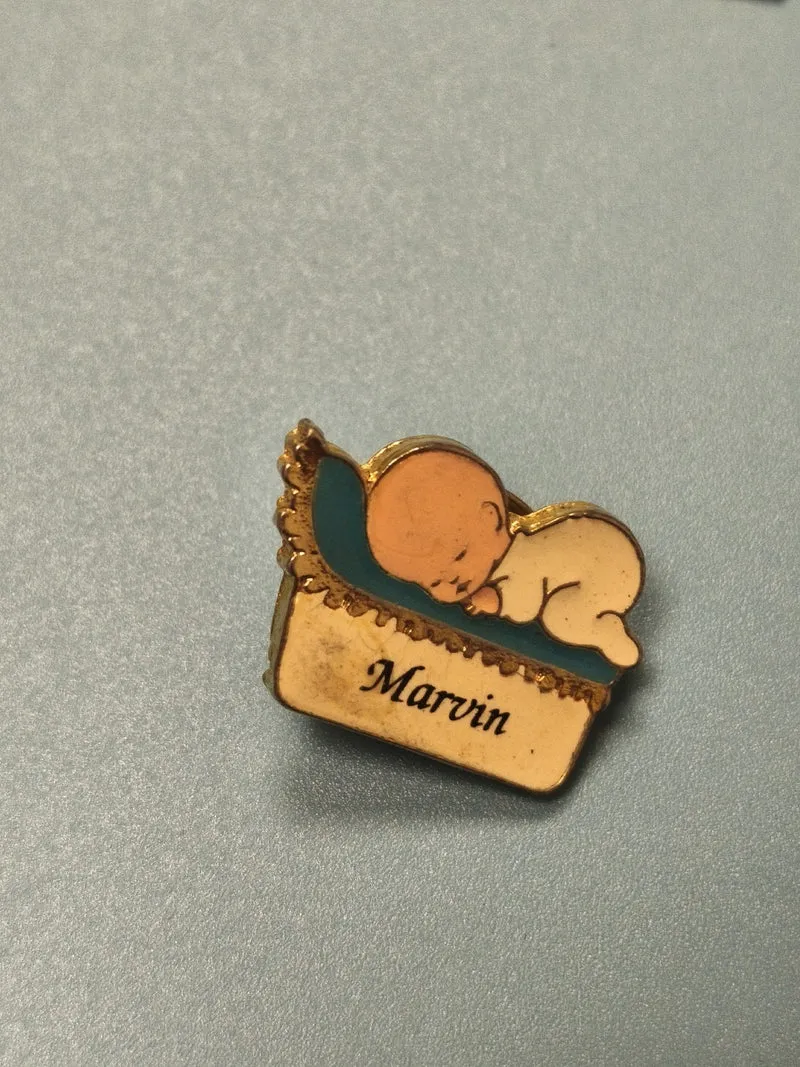 Vintage pin's Marvin bébé doré bleu collection badge ancien (Ref 1)