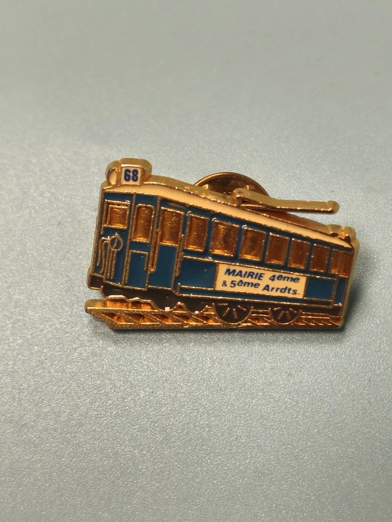 Vintage pin's tramway mairie Marseille bleu ancien 4e 5e arrondissements