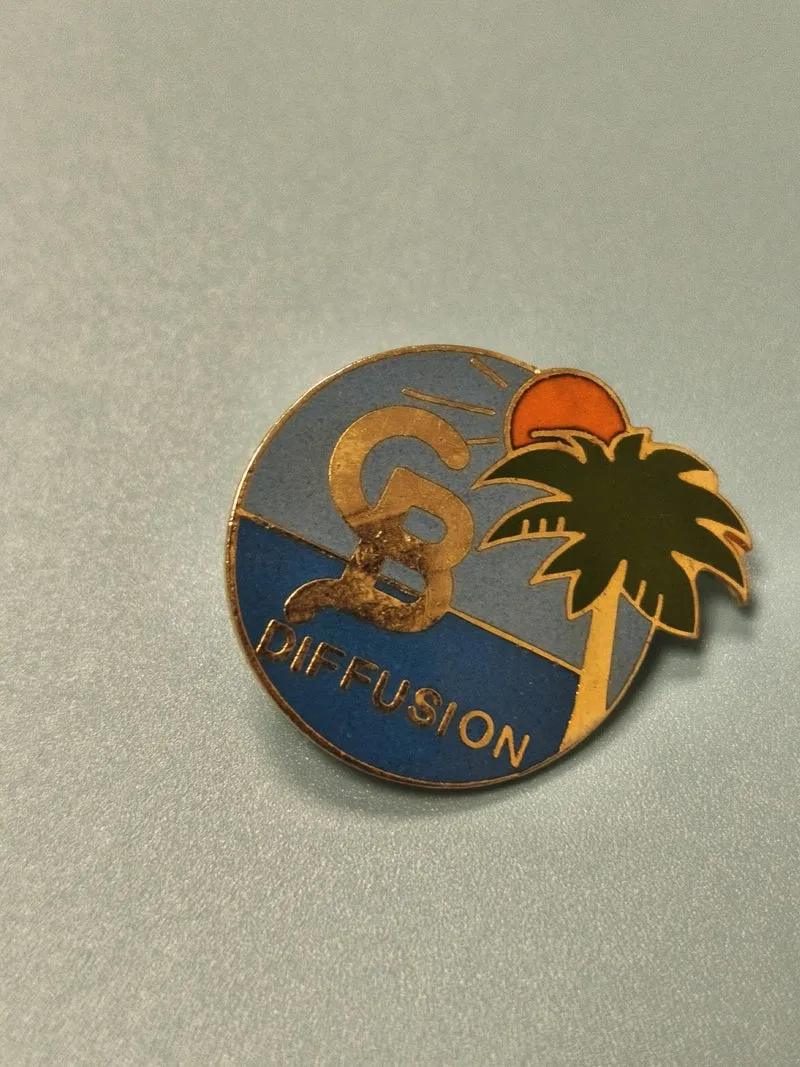Vintage pin's CB Diffusion palmiers soleil émaillé collection rétro (Ref 1)