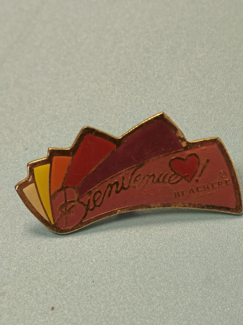 Vintage pin's Blachere éventail coloré "Bienvenue" c?ur rétro collection