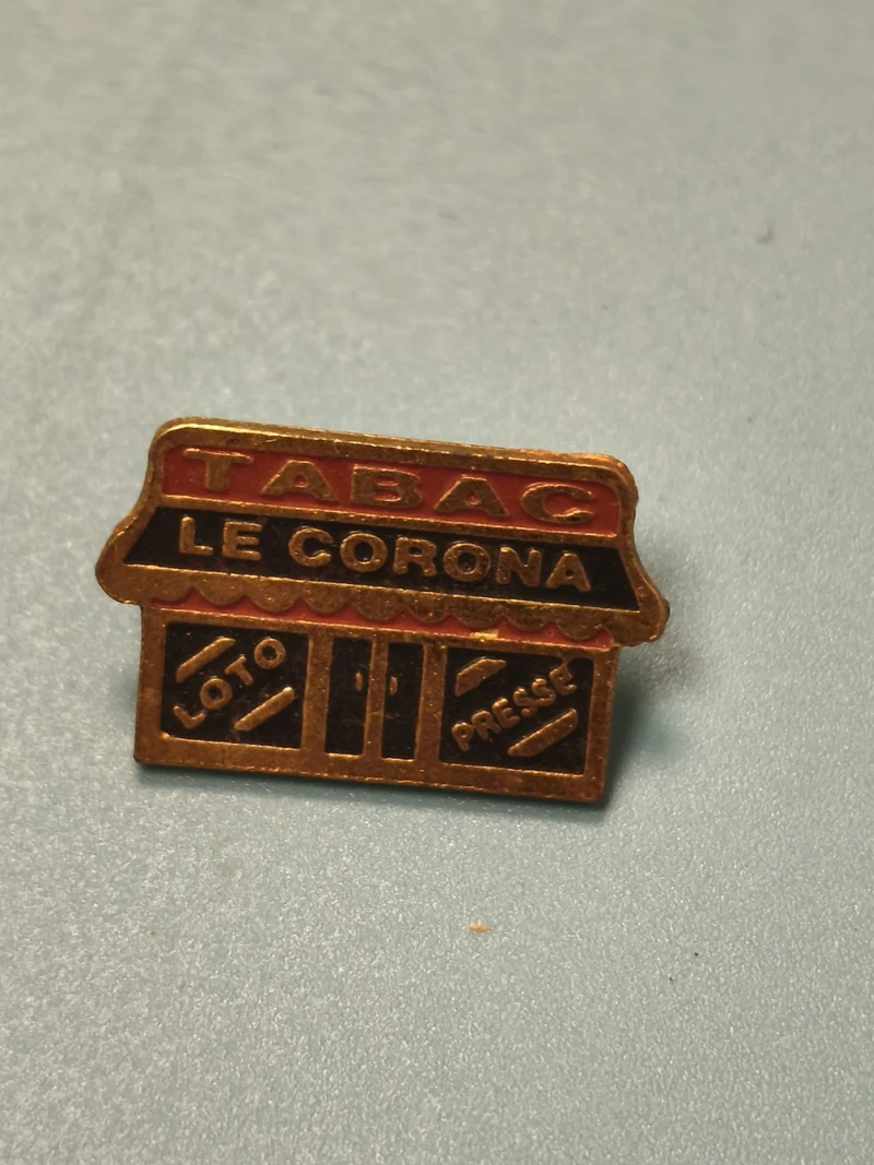 Pin's vintage tabac Le Corona, façade boutique, collection bistrot rétro