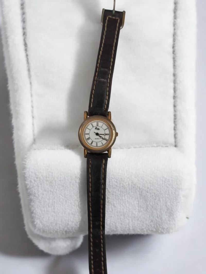 Montre femme vintage Blue Time quartz rétro cadran blanc ancien à pile