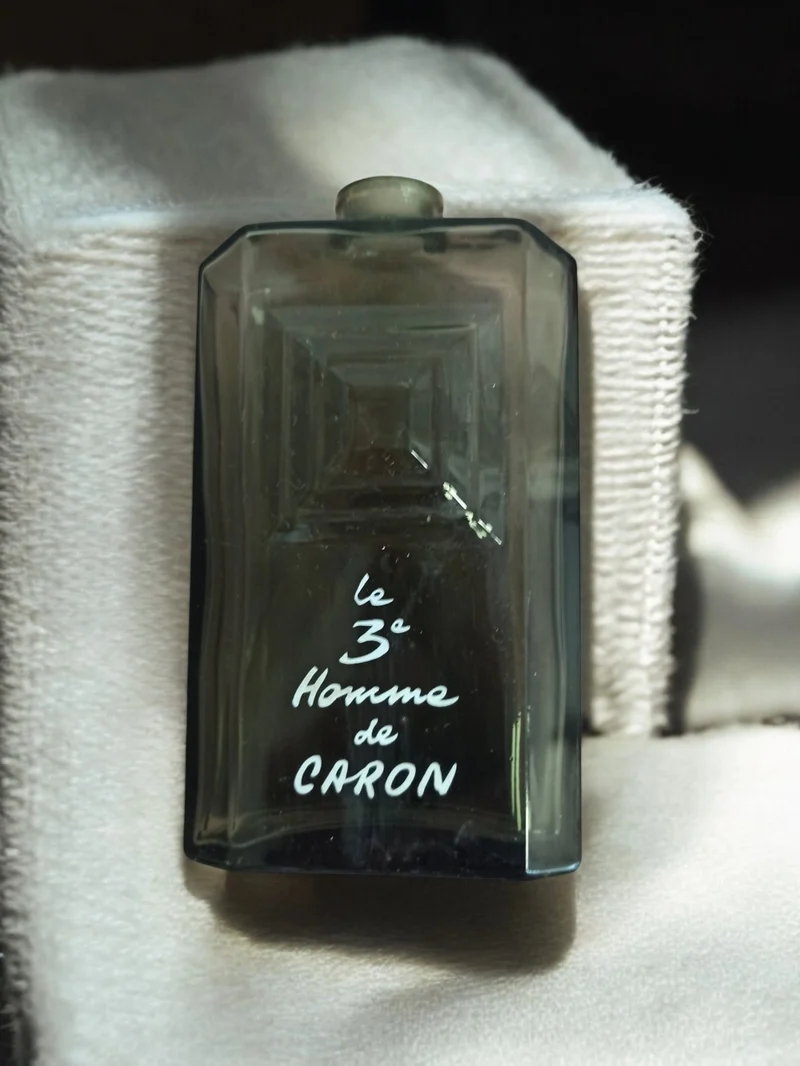 Rare flacon factice parfum ancien Le 3e Homme de Caron grand format vintage déco
