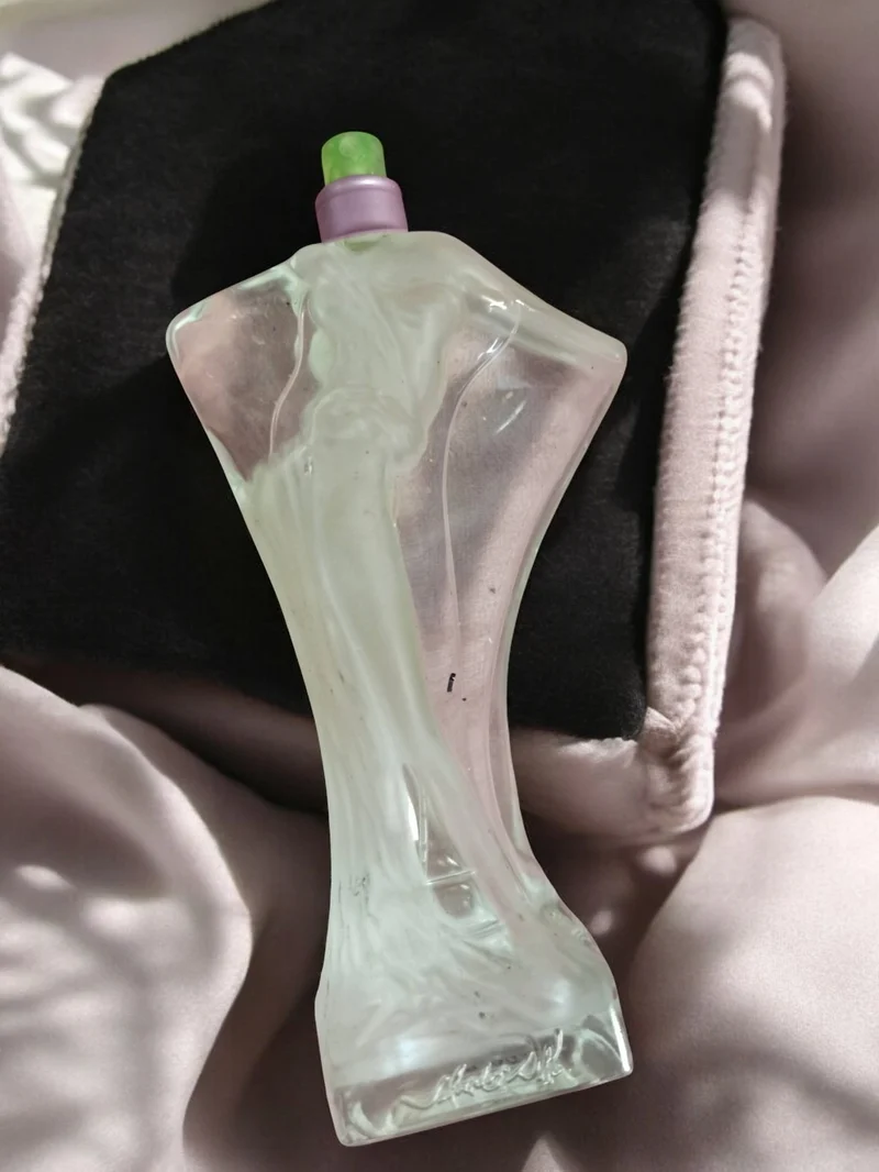 Grand flacon factice parfum ancien vintage, forme silhouette, déco collection