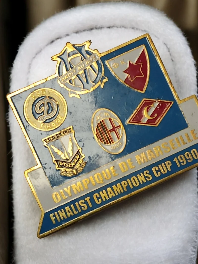 Pin's vintage Olympique de Marseille OM Finaliste Coupe d?Europe 1990 football
