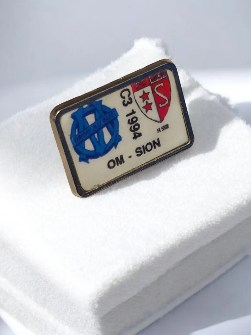 Pin's vintage OM Sion 1994 C3 badge ancien Olympique de Marseille foot