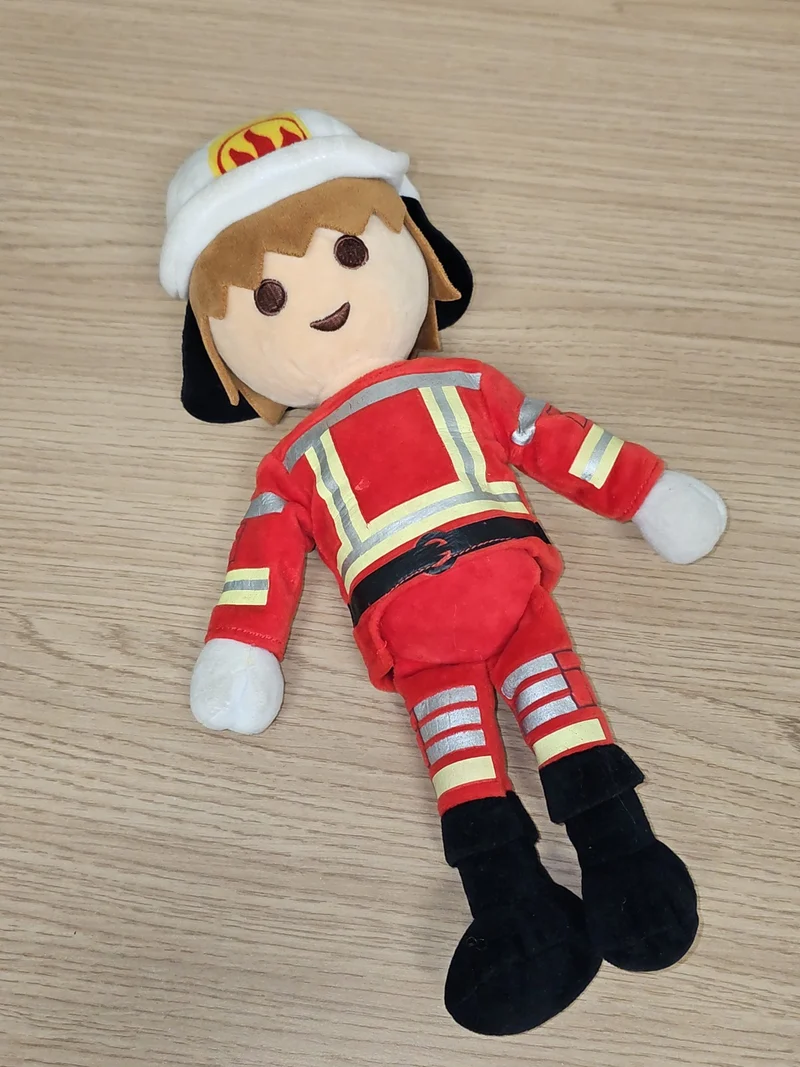 Peluche Playmobil Classiques 30 cm Famosa personnage d'occasion marque inconnue