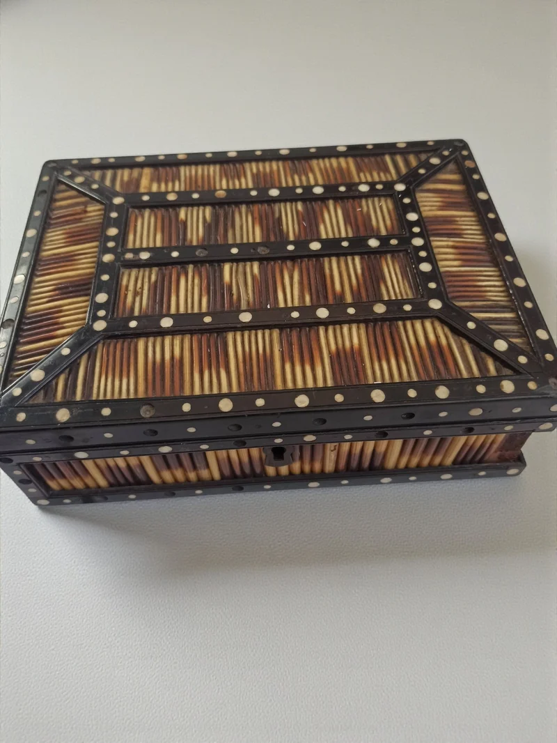 Grand coffret ancien vintage épine de porc-épic ébène os Inde Ceylan décor
