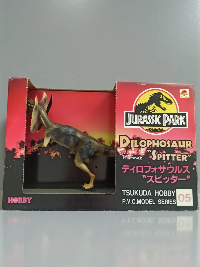 Figurine Jurassic Park Dilophosaurus Tsukuda Hobby PVC modèle 1:8 boîte 05