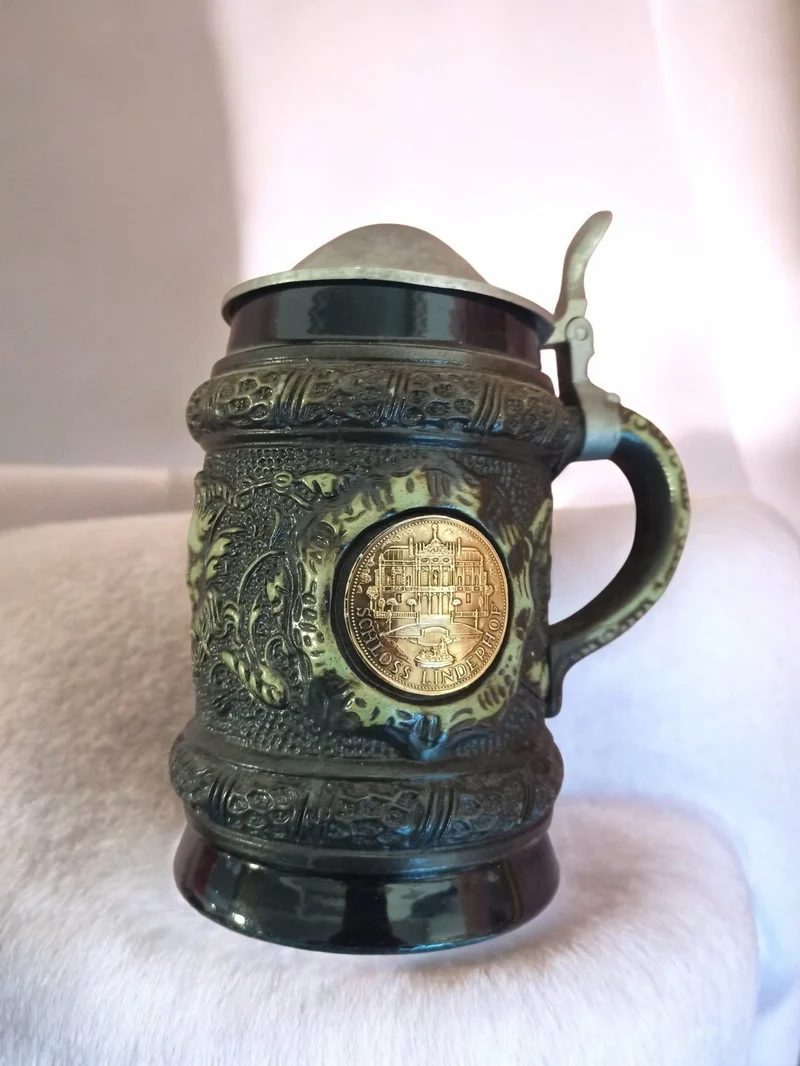 Chope à bière vintage KING Autriche décor Schloss Linderhof rétro couvercle