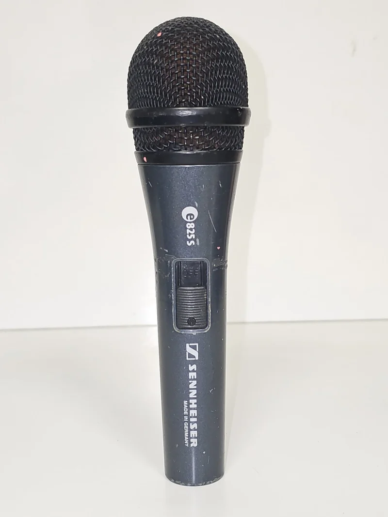 Micro vintage Sennheiser e825 S ancien, rare, pour collection ou scène audio