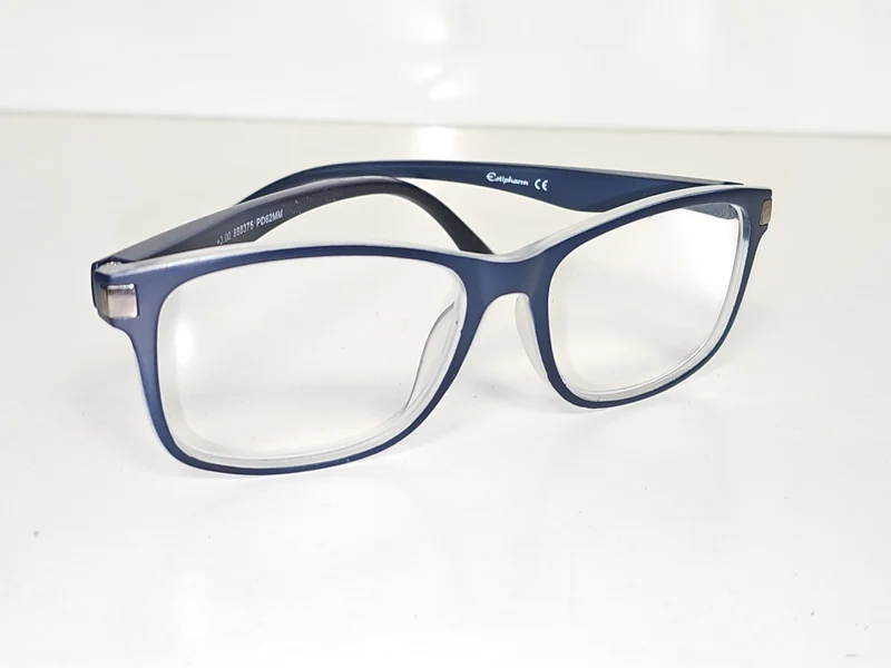 Paire de lunettes optiques Estipharm monture pour verres correcteurs, occasion