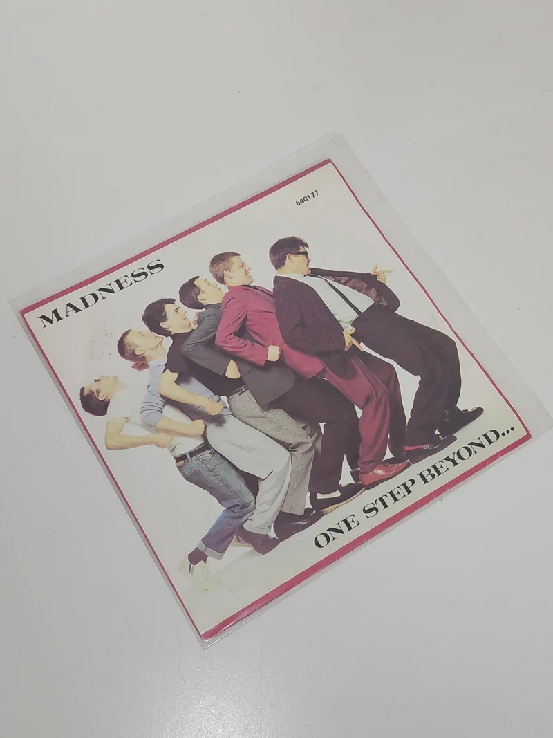 Vintage 45 tours Madness ancien vinyle rétro collector très bon état occasion