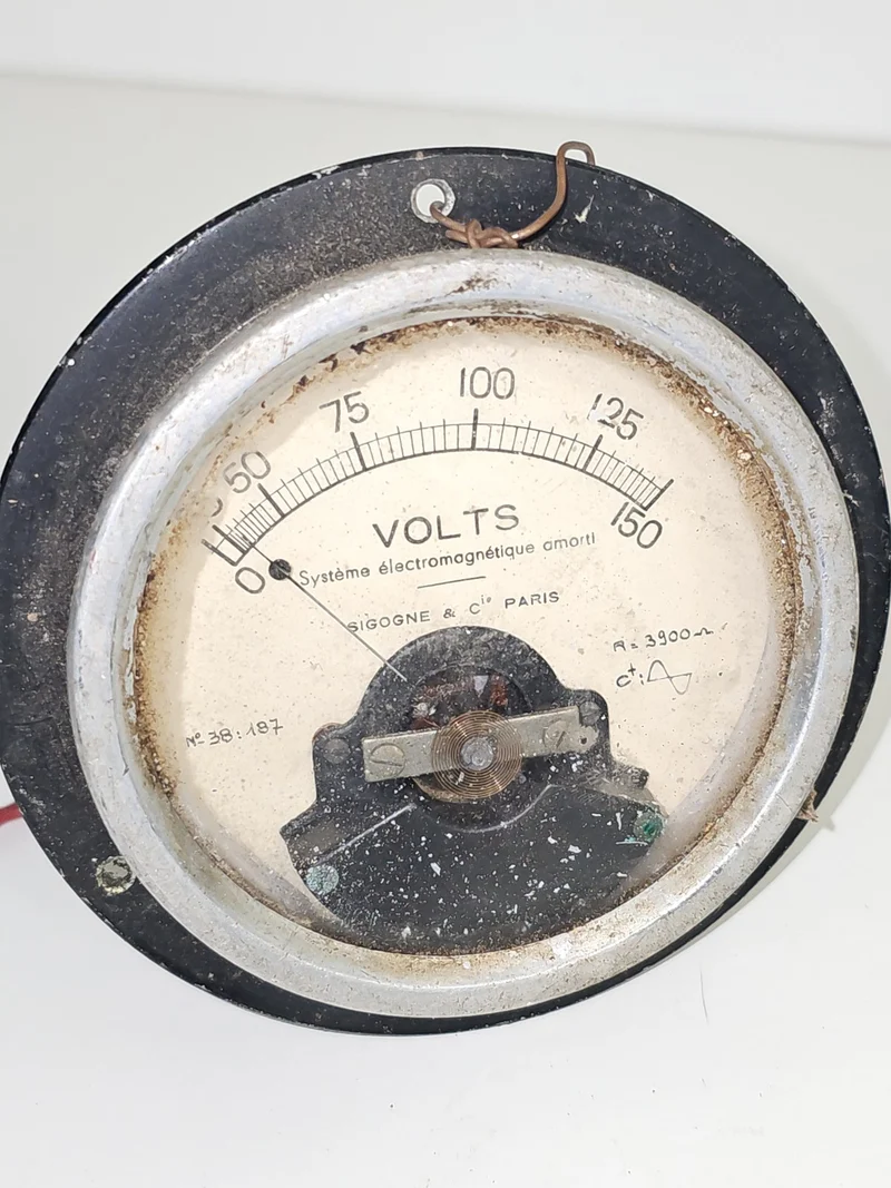 Voltmètre électromagnétique ancien vintage marque Ancienne rétro collectionneur