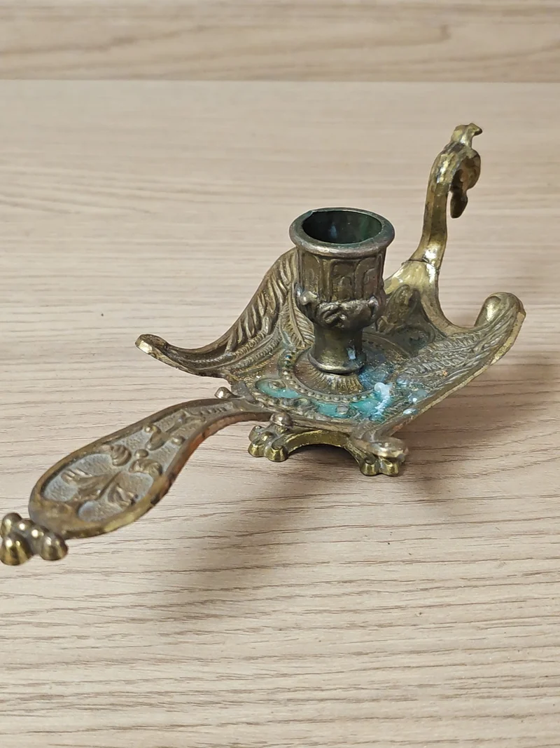 Bougeoir à main ancien en laiton, style vintage rétro, objet décoratif collectio