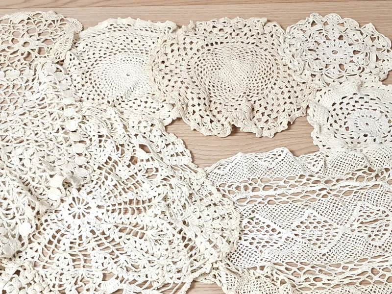 Lot de sets de table brodés anciens vintage, linge de maison rétro, décoration t