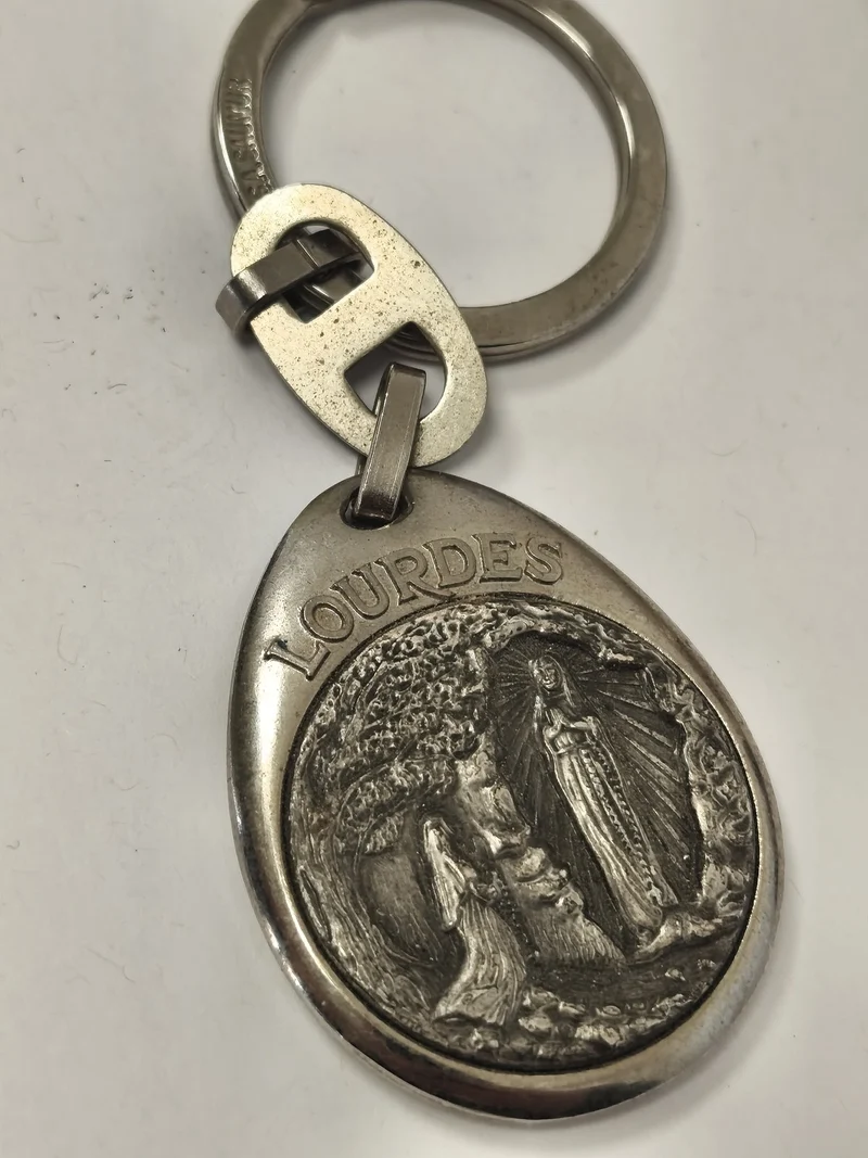 Porte-clés ancien religieux rétro ? Collection vintage, objet de piété, France