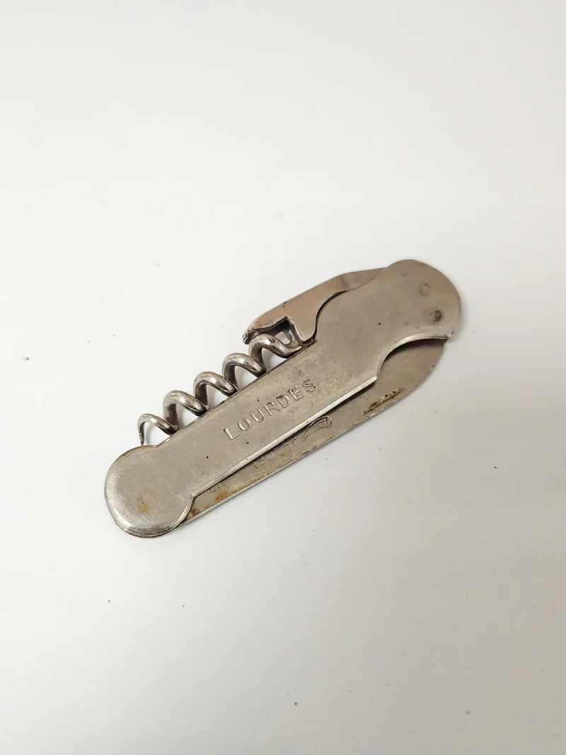 Ancien décapsuleur vintage Lourdes collection rétro souvenir France rare