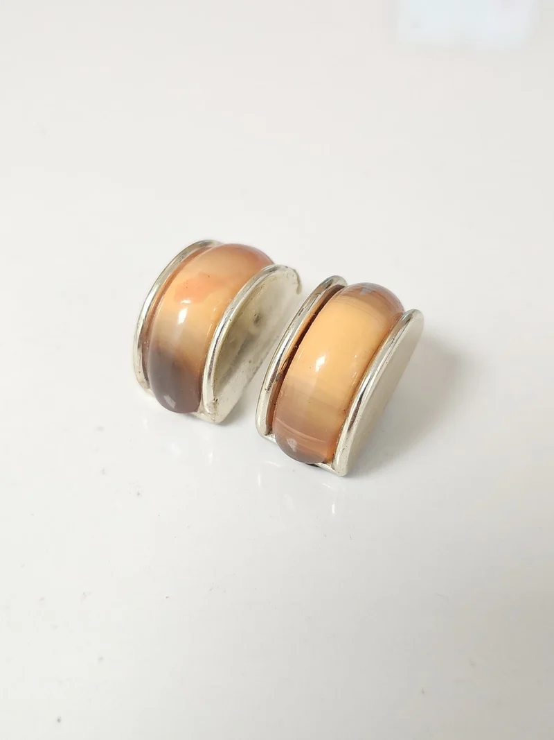 Paire de boucles d'oreilles anciennes signées rétro vintage pour collectionneurs