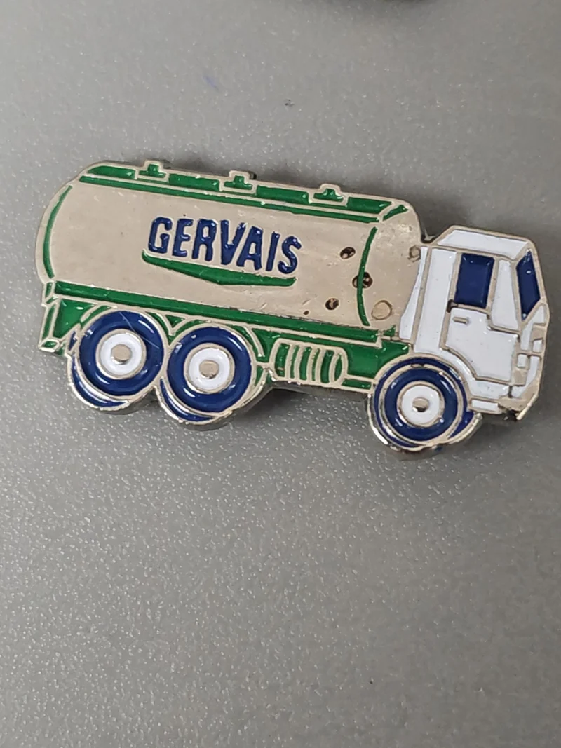Pin's ancien rétro Gervais ? Badge vintage collection publicitaire France années