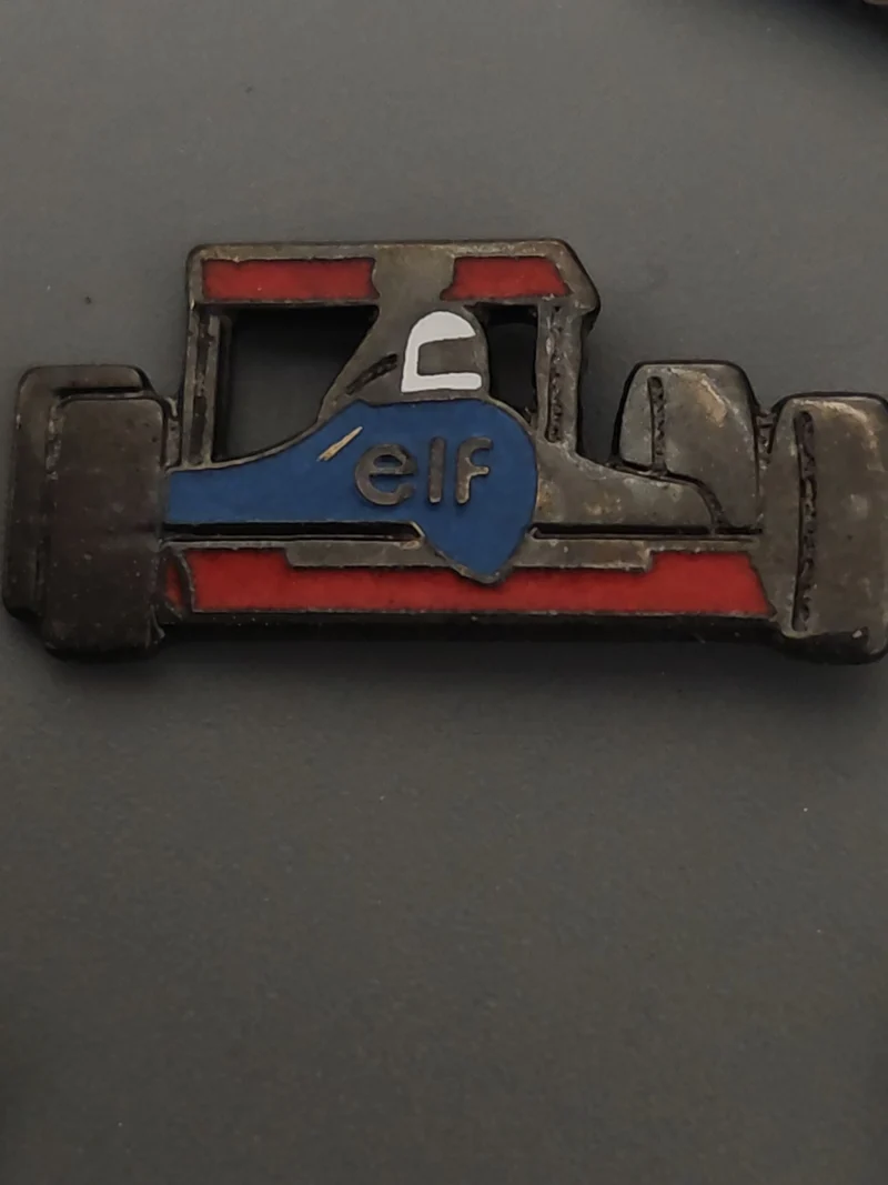 Pin's ancien elf vintage rétro collection badge broche publicitaire rare
