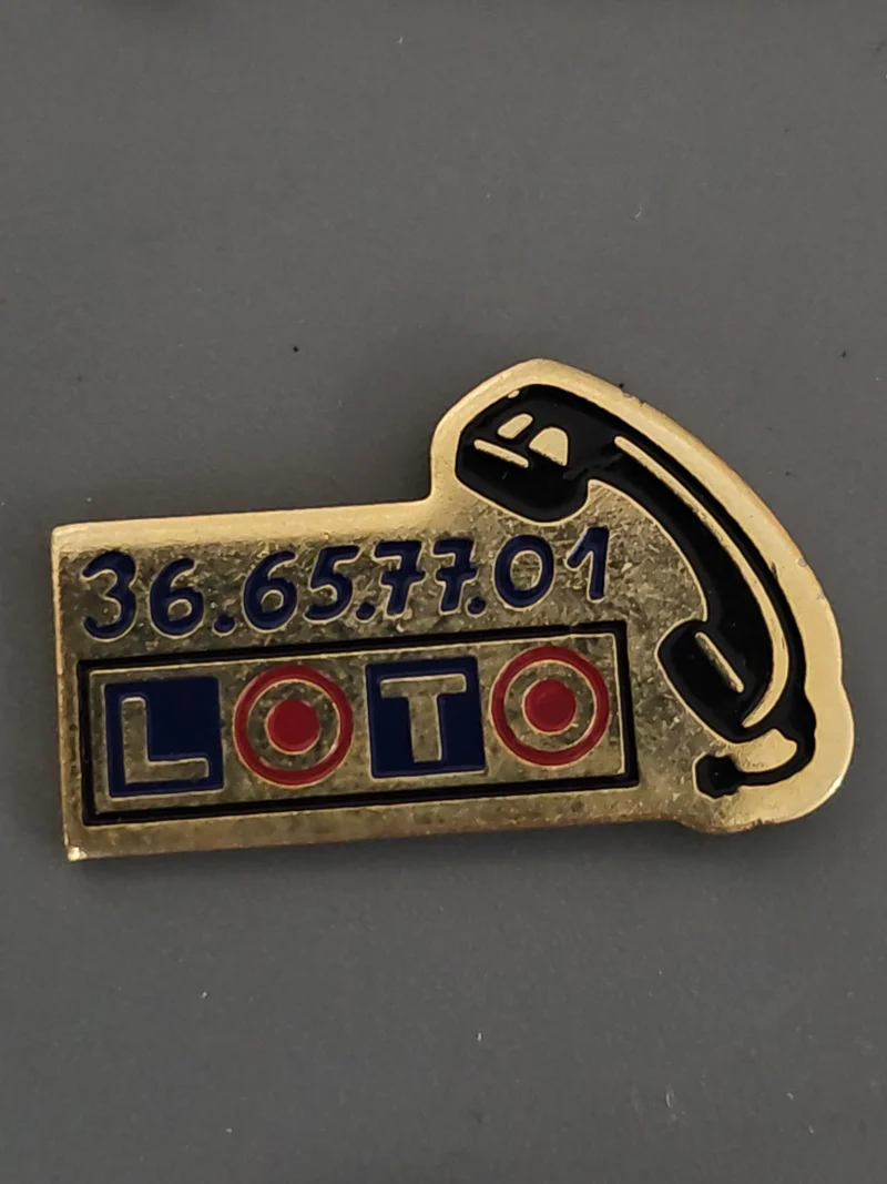 Pin's rétro ancien Loto ? Badge de collection vintage pour amateurs de jeux d?ép