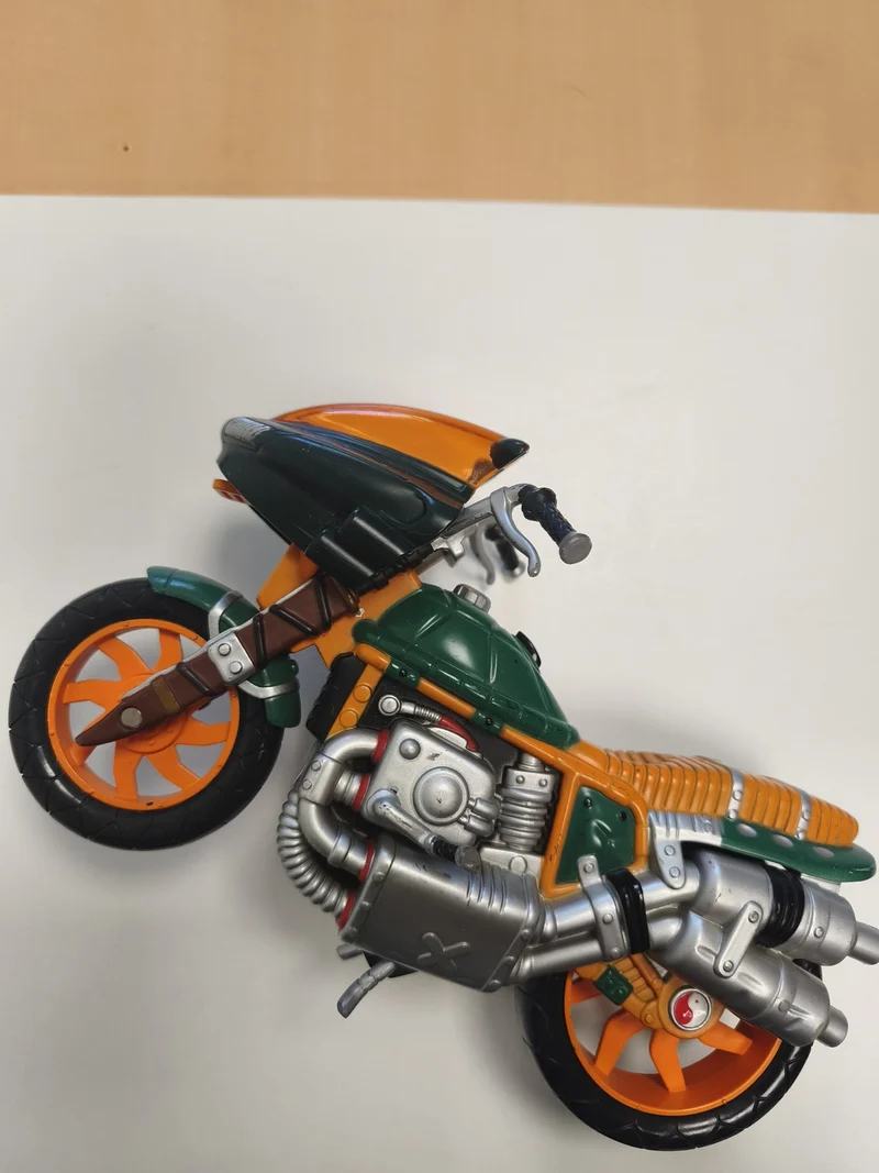 Moto rétro Tortues Ninja 2002 ? Véhicule ancien figurine TMNT collection vintage