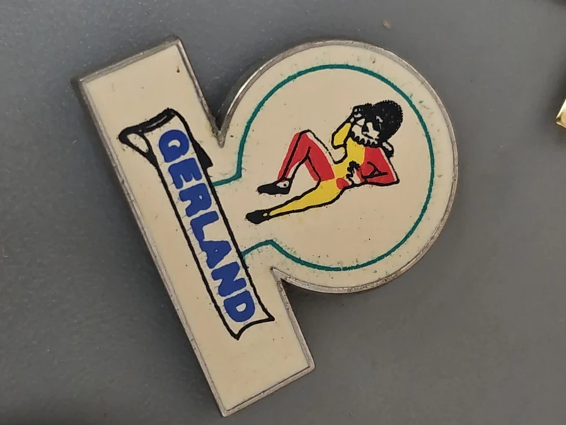 Pin's rétro ancien Gerland, badge collection vintage, objet publicitaire rare