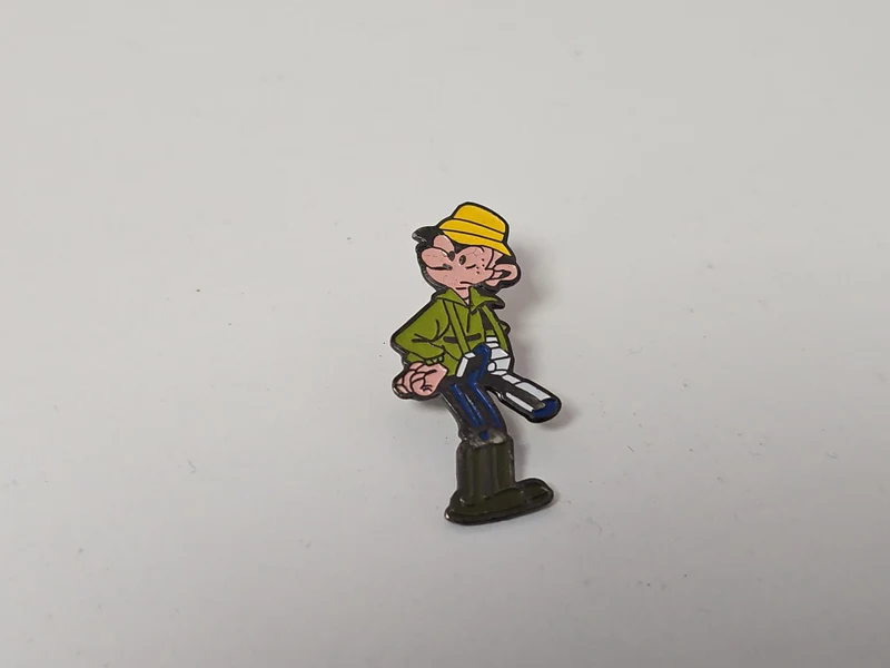 Pin's rétro Gaston ancien badge collection bande dessinée vintage France