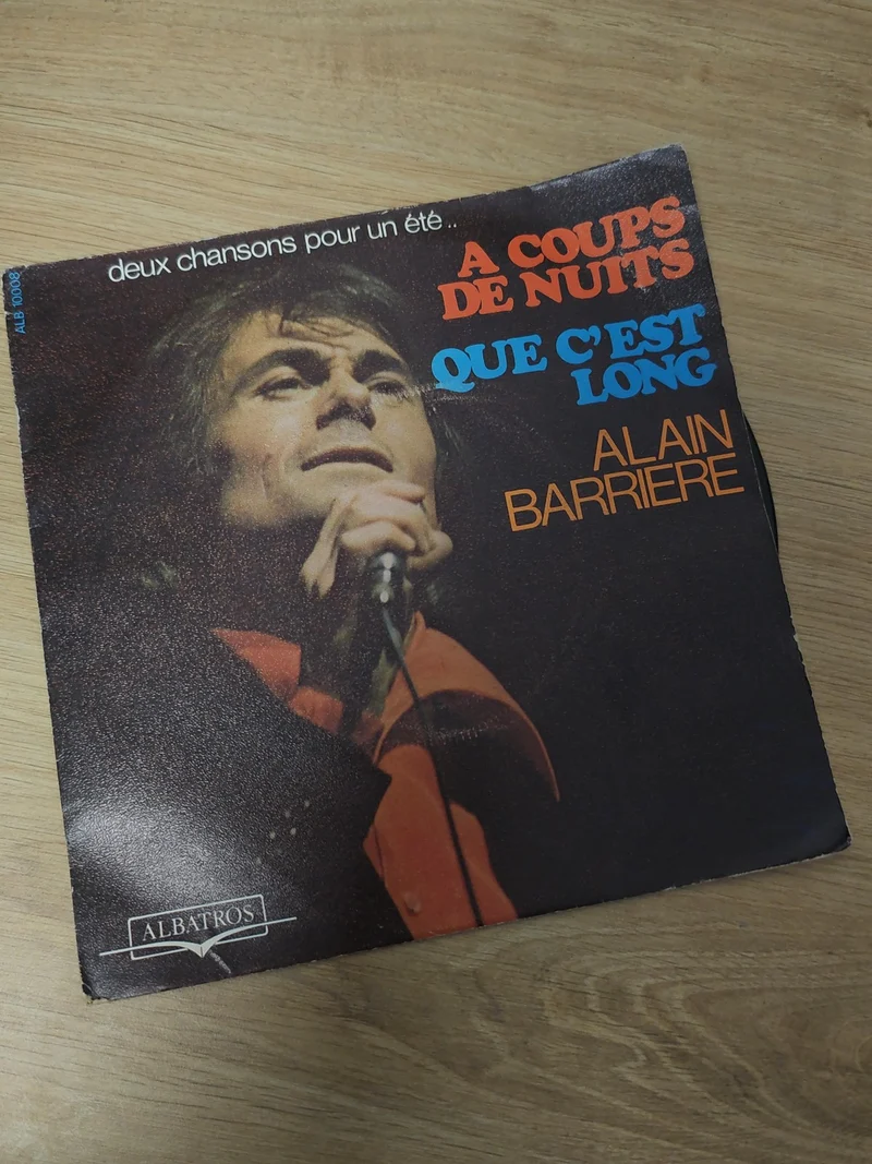 Vinyle 45 tours ancien Alain Barrière disque vintage rétro collection chanson fr