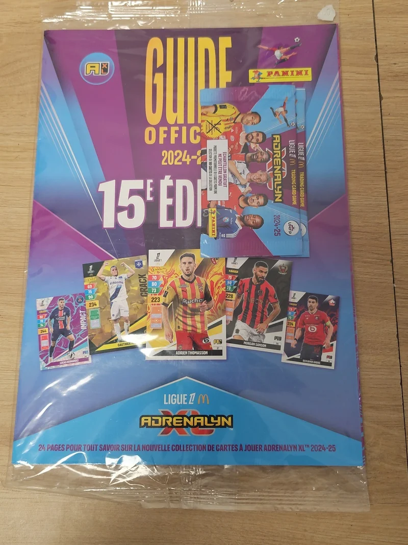Magazine Panini Football original, album sportif d'occasion, édition foot à comp