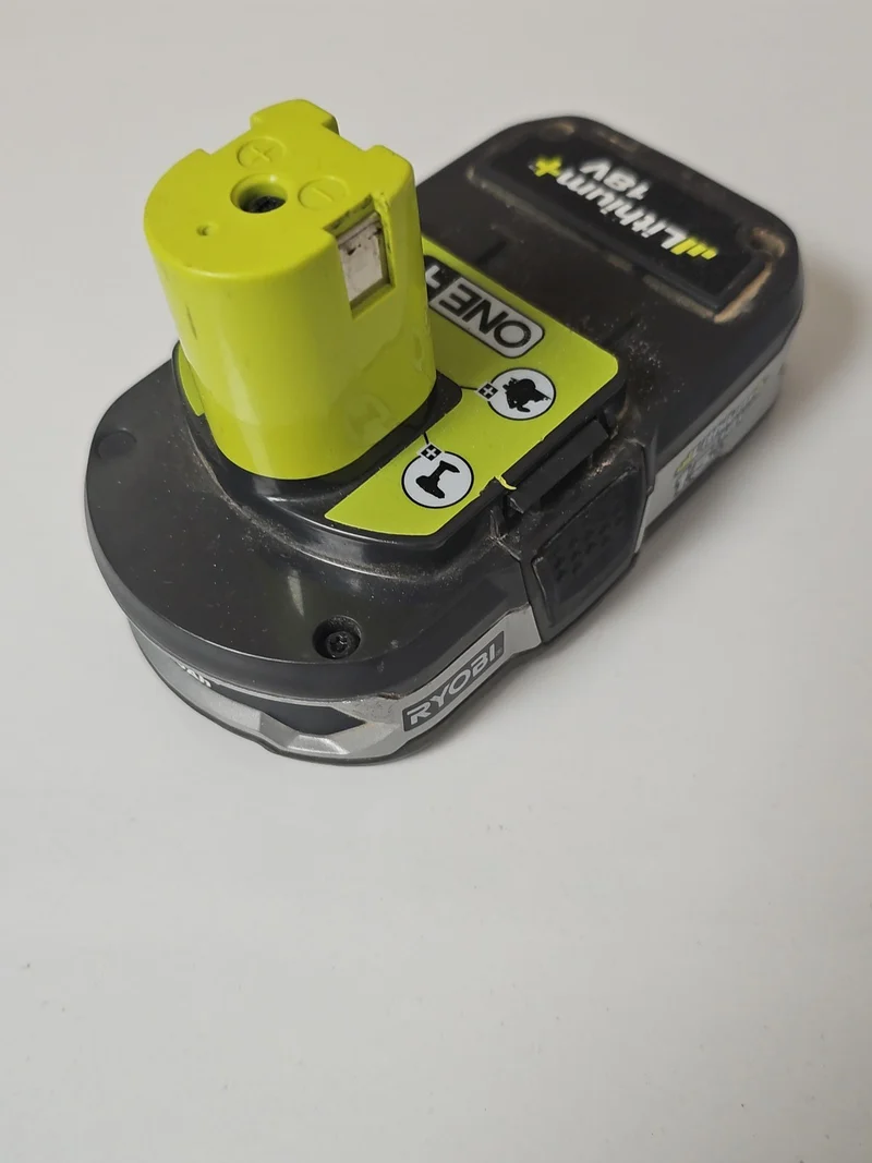 Batterie Ryobi d?occasion non testée, vendue en l?état pour outils électriques 1