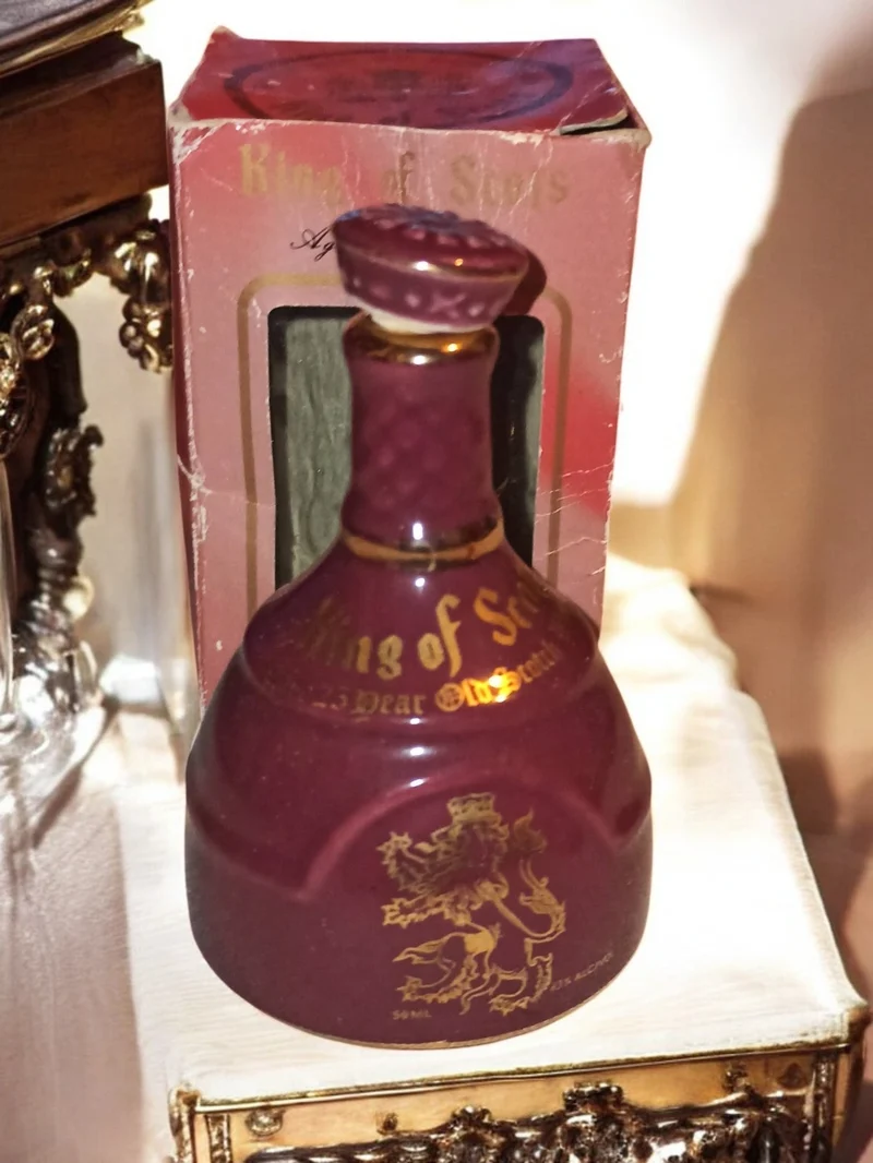 Mignonette King of Scots 25 ans vintage bouteille écusson lion rare