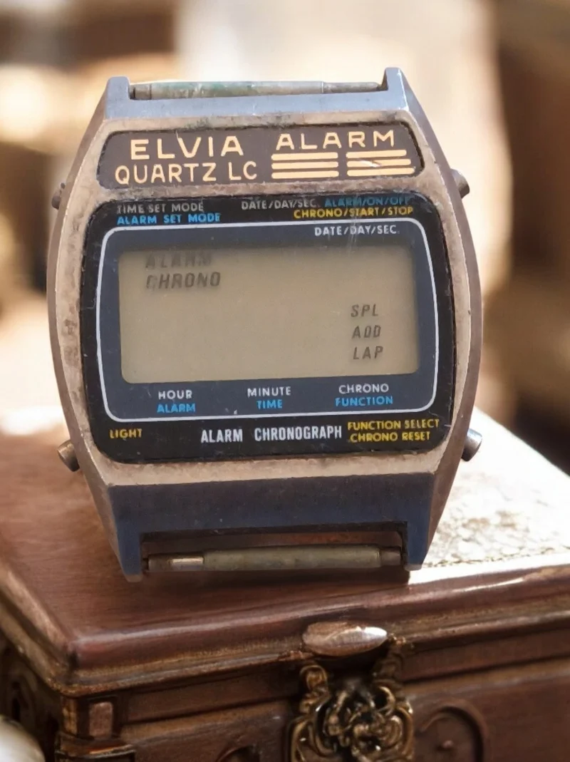 Montre digitale vintage Elvia Quartz LC Alarm chrono années 80, montre-bracelet