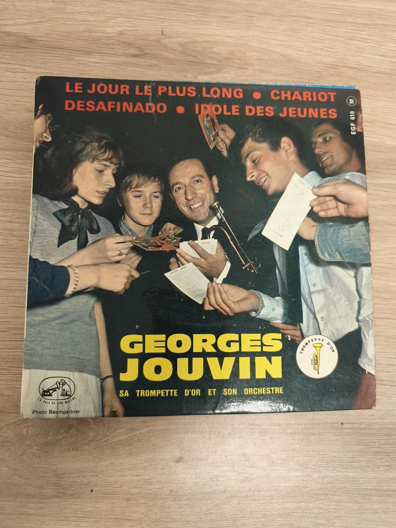 Vinyle 45T Georges Jouvin ? Le Jour le Plus Long, Chariot, Desafinado, Idole des