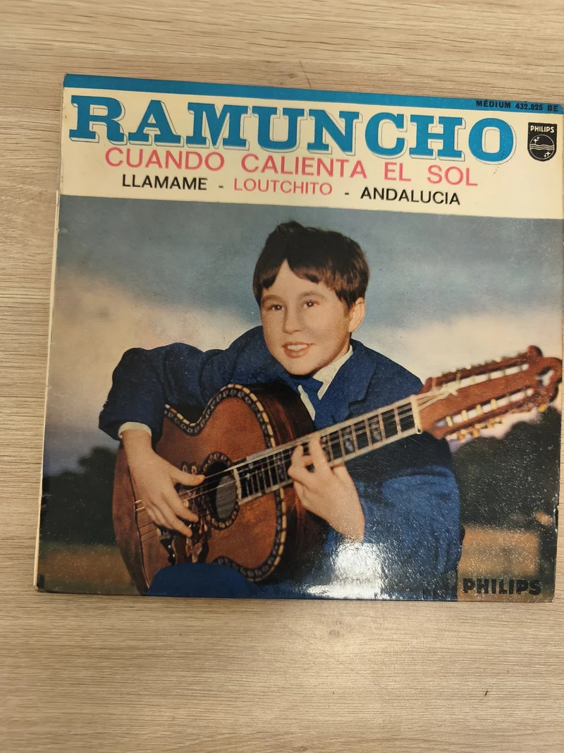Vinyle 45T Ramuncho Cuando Calienta el Sol Philips pochette couleur guitare (Ref
