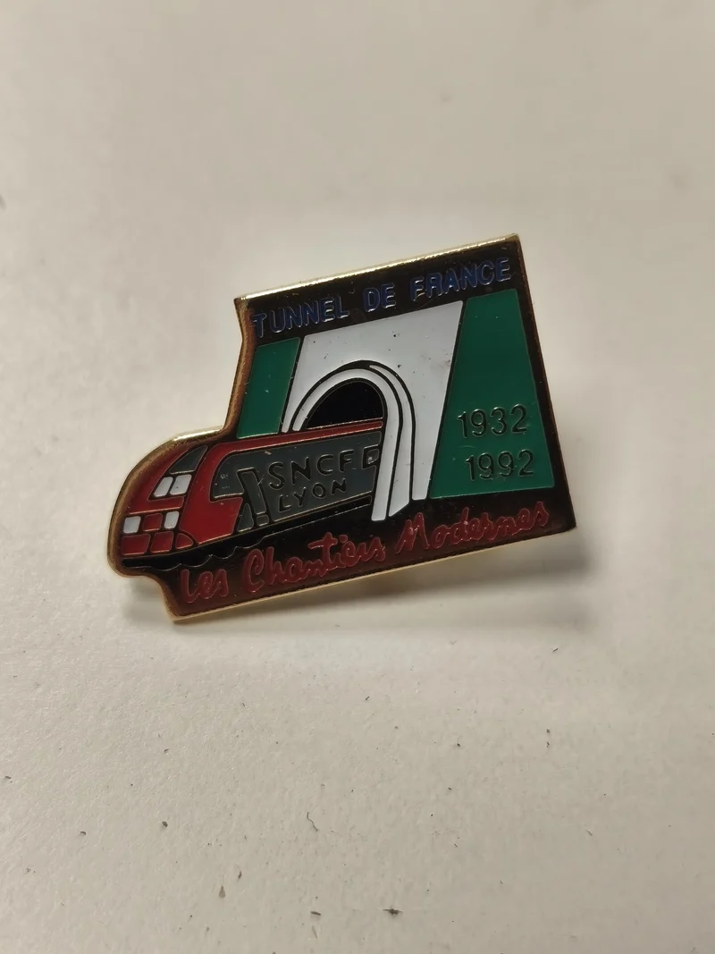 Pin's ancien rétro Tunnel de France collection vintage badge rare années 80 90