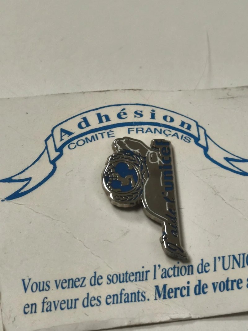 Vintage pin's ancien Comité Français adhésion badge rétro collection France