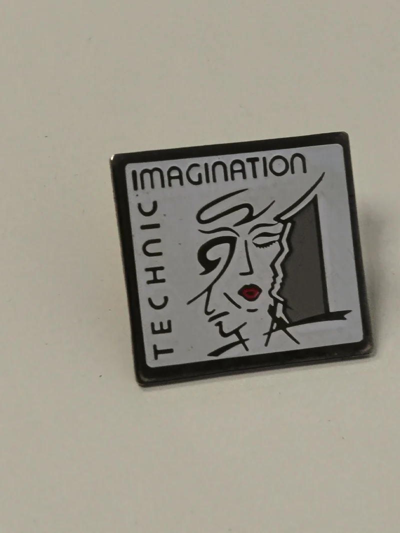 Pin's rétro ancien "Imagination" badge collection vintage années 80 collector