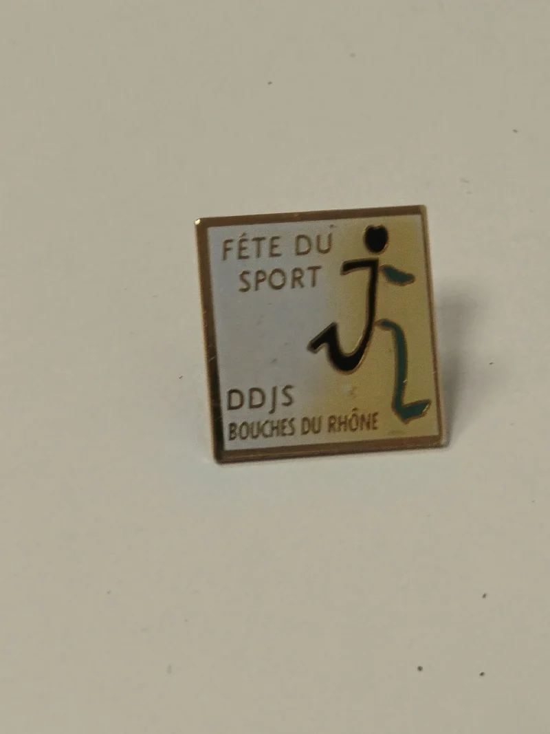 Pin's ancien rétro Fête du Sport ? badge vintage collection événement sportif