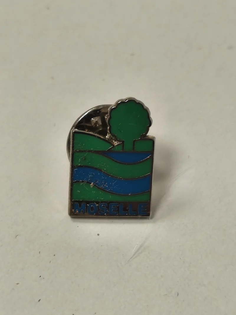 Pin's vintage ancien rétro pour collectionneur objet publicitaire décoratif rare