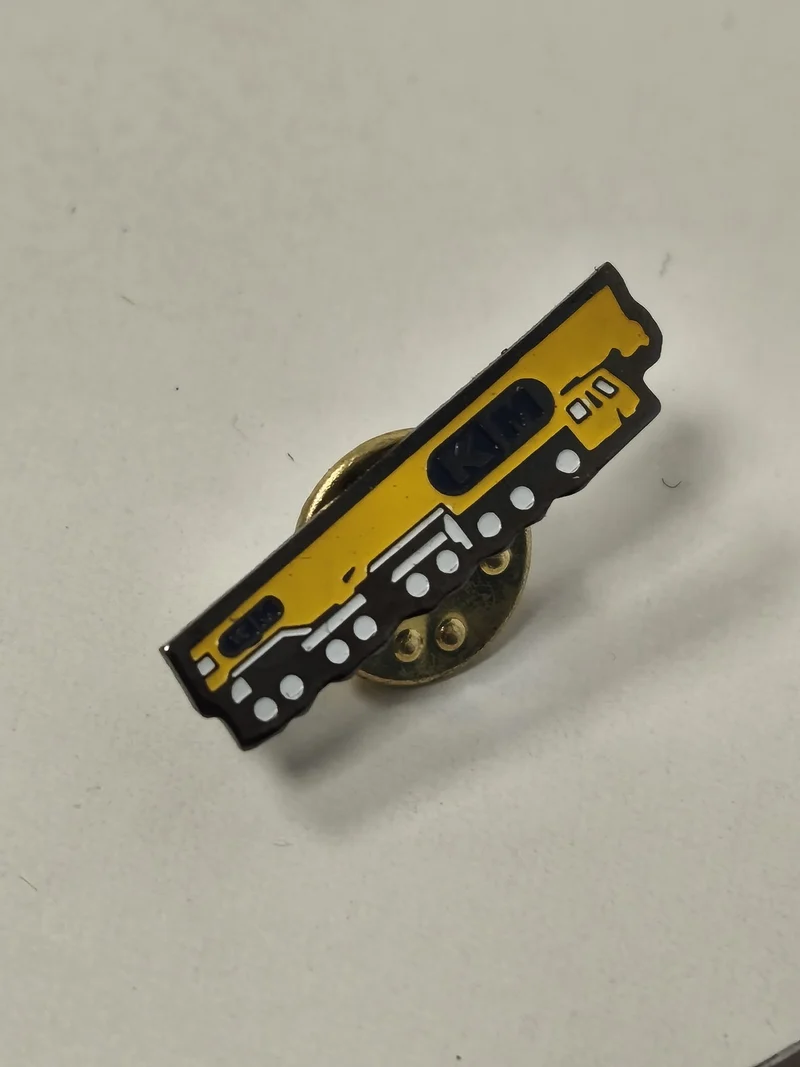 Pin's ancien vintage rétro collection badge broche accessoire décoratif occasion