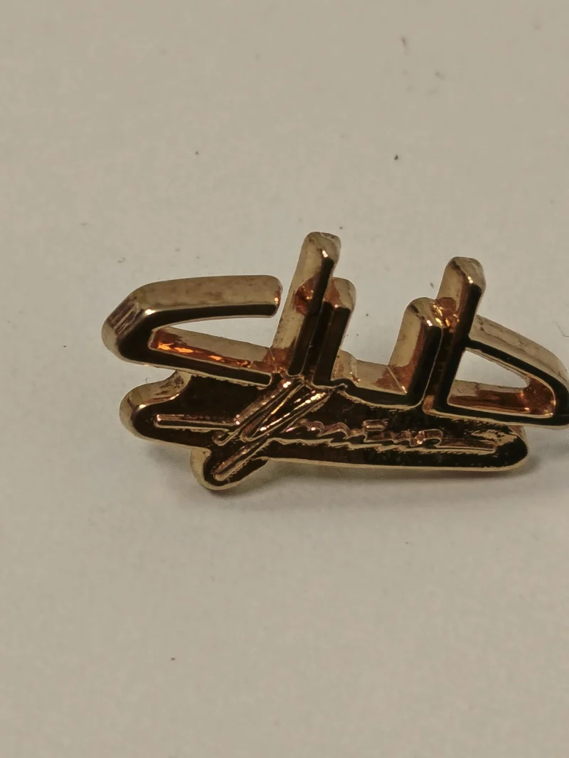 Pin's ancien vintage rétro, badge collection années 80-90, objet publicitaire ra