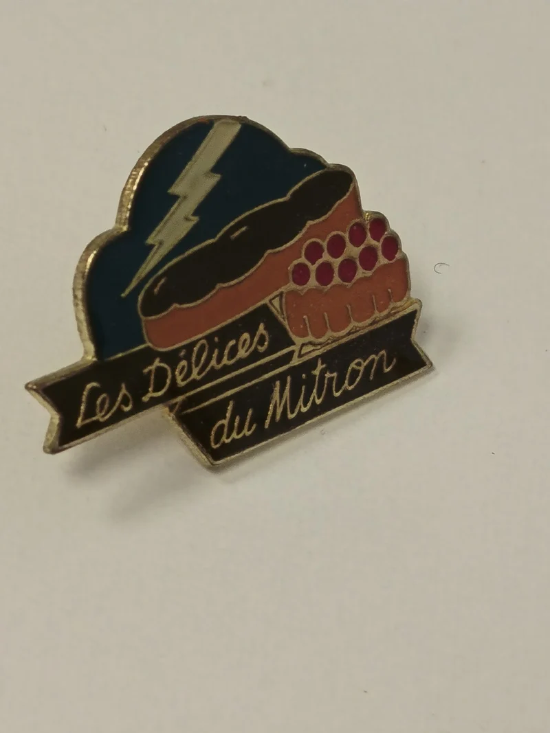 Pin's rétro ancien Les Délices du Mitron boulangerie pâtisserie collection vinta