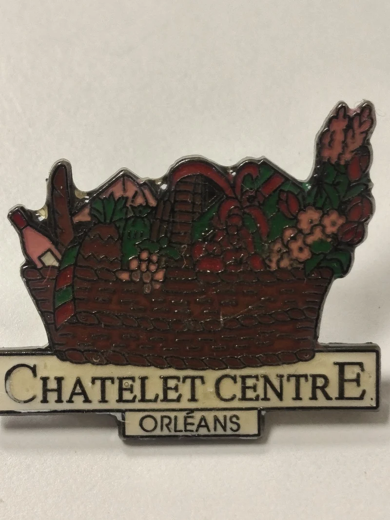 Pin's vintage Châtelet Orléans ancien badge rétro collection Centre France