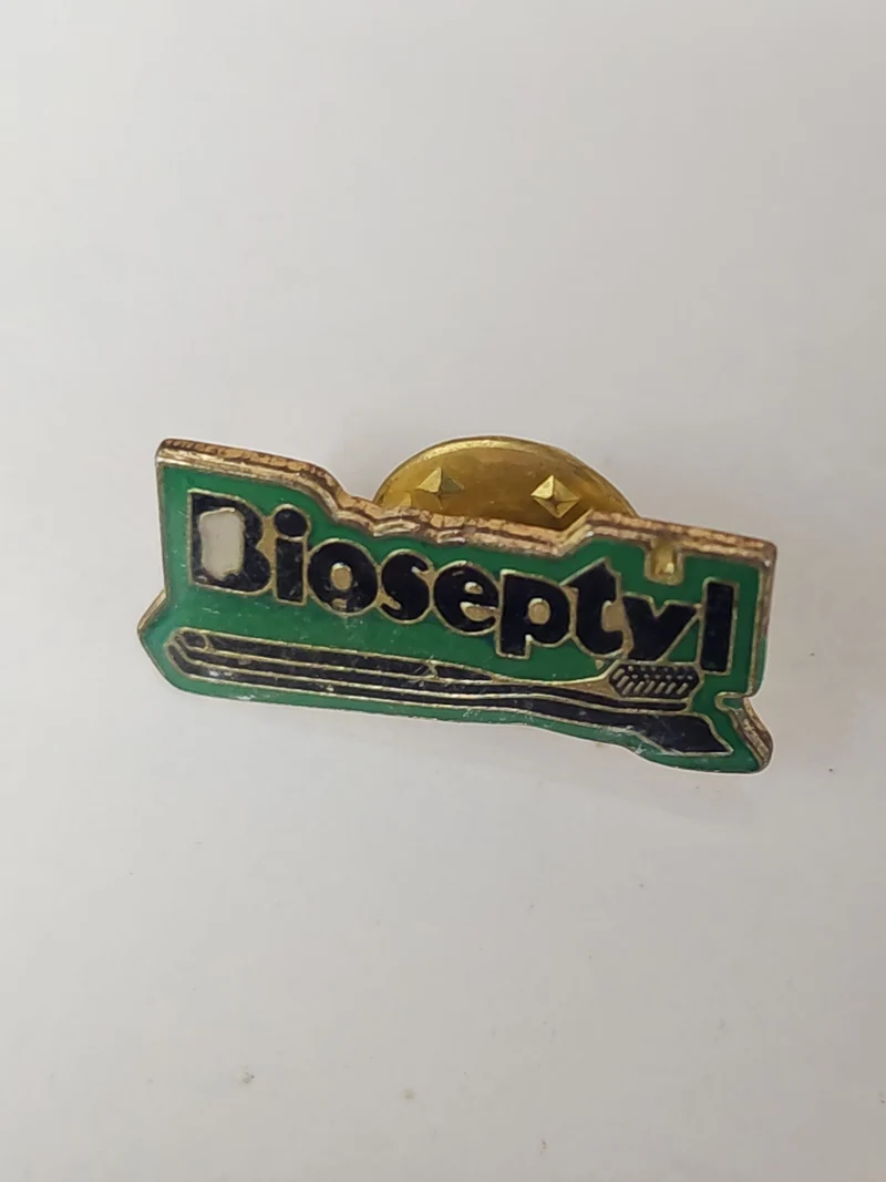 Pin's ancien Bioseptyl vintage rétro collection badge publicitaire rare France